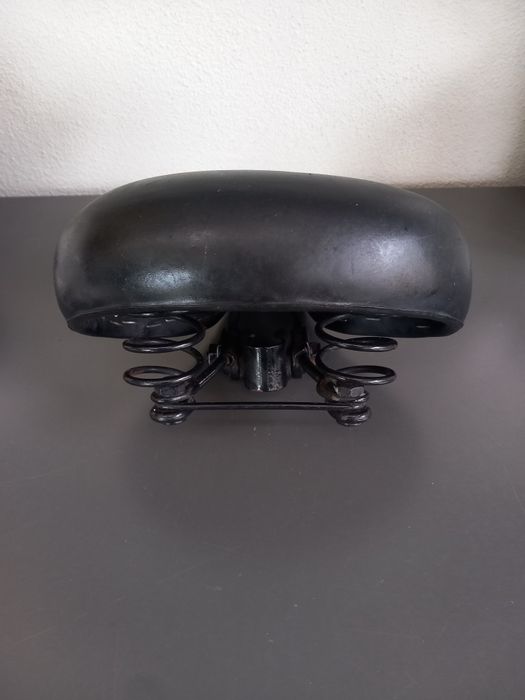 Vendo 2 Selins de Bicicleta (Conforto e Desportivo BTT/Estrada)