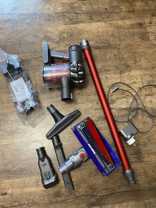 Аккумуляторный пылесос Dyson V6 Fluffy: 5 600 грн. - Пылесосы Сумы