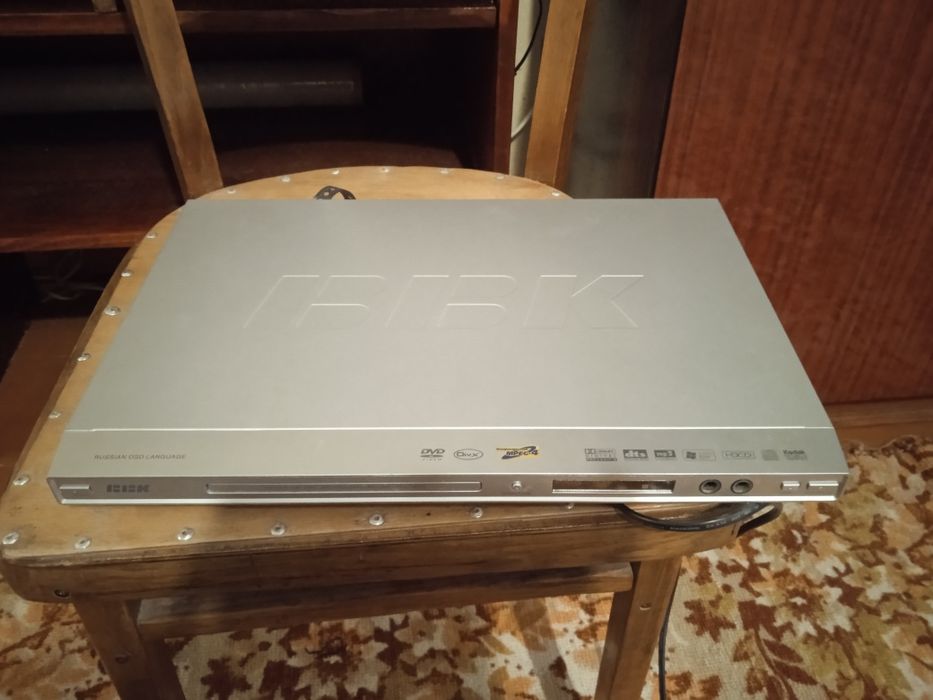 Продам DVD плеер