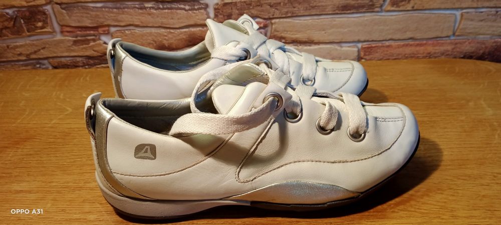 Clarks . Rozmiar 5,5 (38)