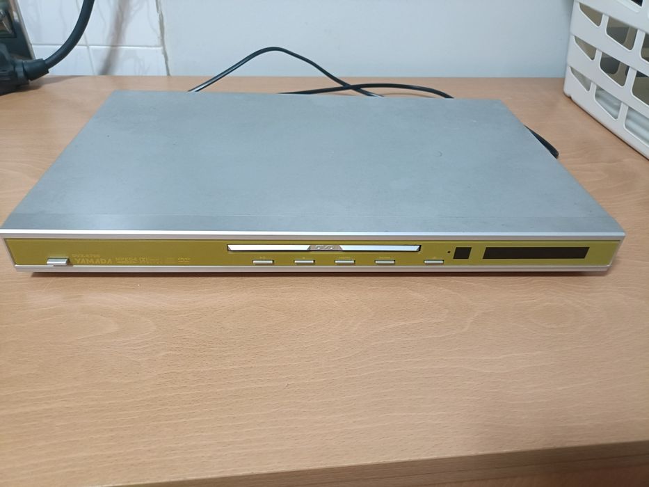 Leitor de DivX e DVD YAMADA