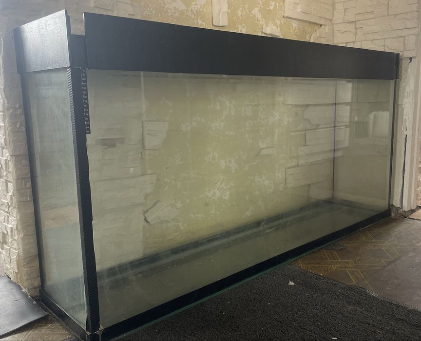 Аквариум 136*31*70 300 литров