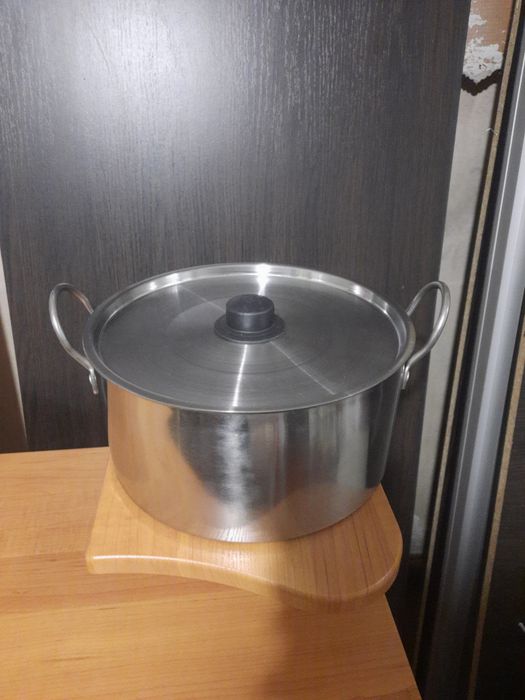 Кастрюля  нержавейка  7 литров
