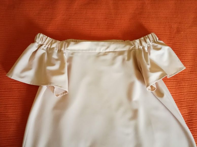 Vestido Ombros à Mostra, L