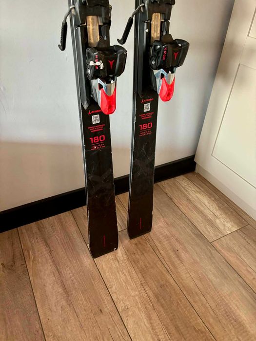 Narty Atomic Redster X9i Servotec 180 cm – Stan bardzo dobry