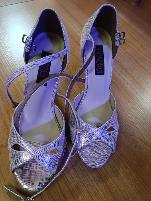 Продам нове шкіряне взуття для танців