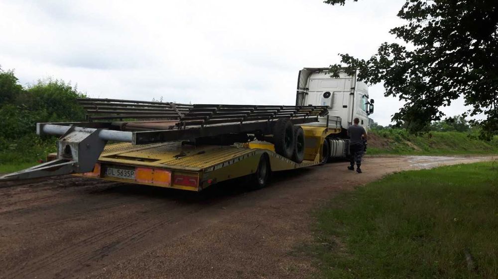 Niskopodwozie Naczepa Wynajem Lawety Transport Ciągników Siodłowych