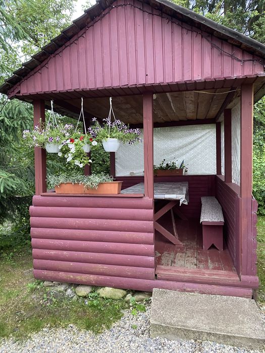 Будинок біля річки