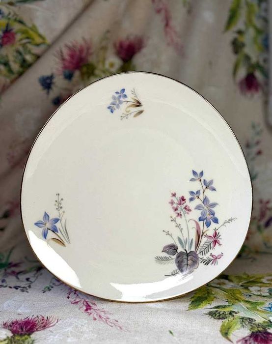 talerzyk z niebieskim kwiatowym motywem  Johann Seltmann