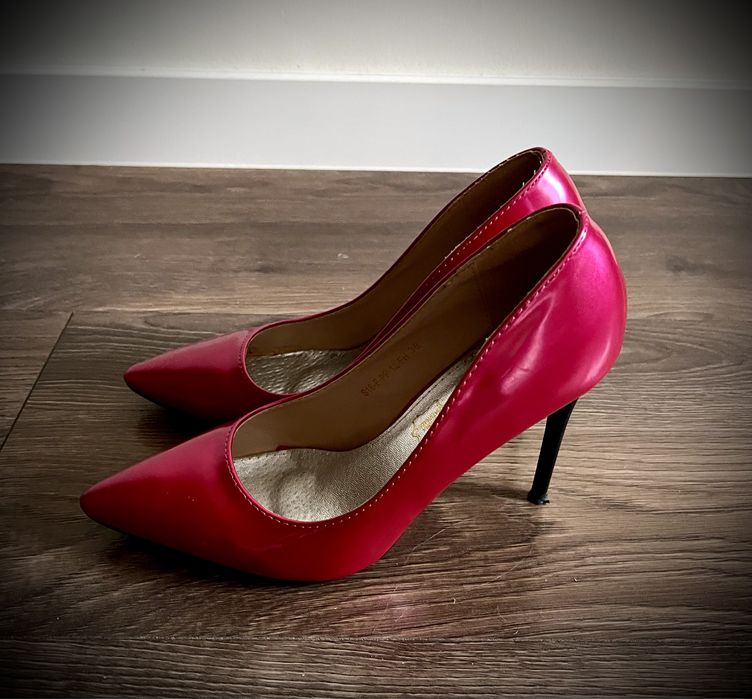 Buty na obcasie, szpilki r.38