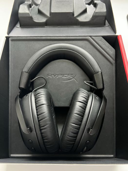 продам ігрові навушники Hyperx Cloud 3 S wireless