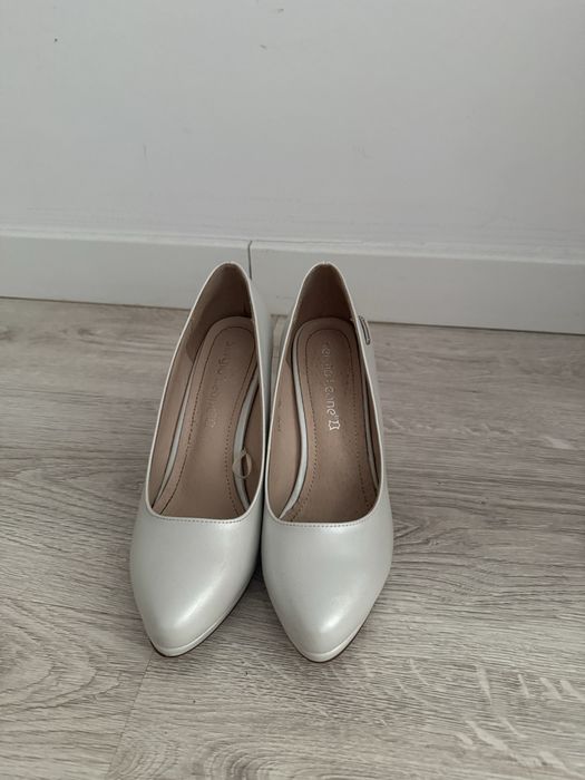 Buty na obcasie 38