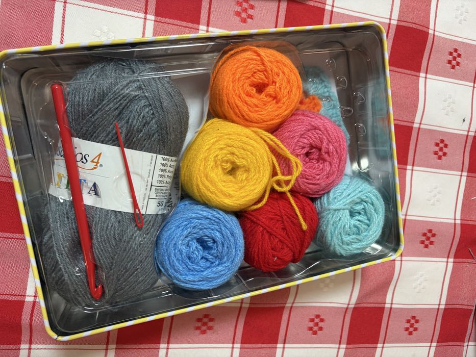 Kit de Crochet/Tricô com Lãs e Agulhas – Completo
