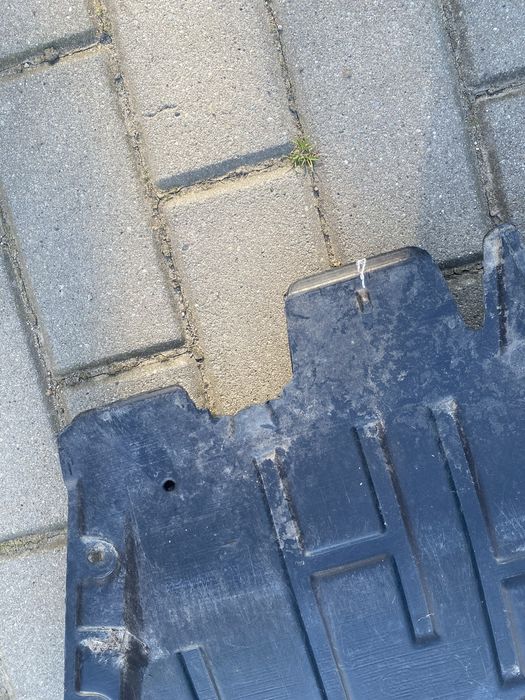 Osłona płyta pod silnik volkswagen passat b6 3C0825237G