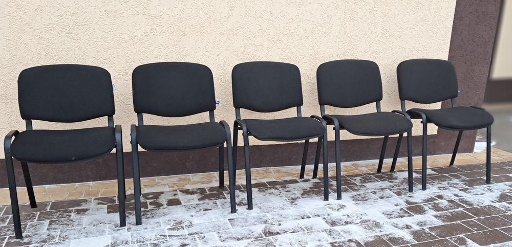 Продам офісні стільці б.у