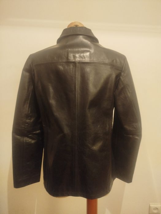Casaco em Pele Preto
