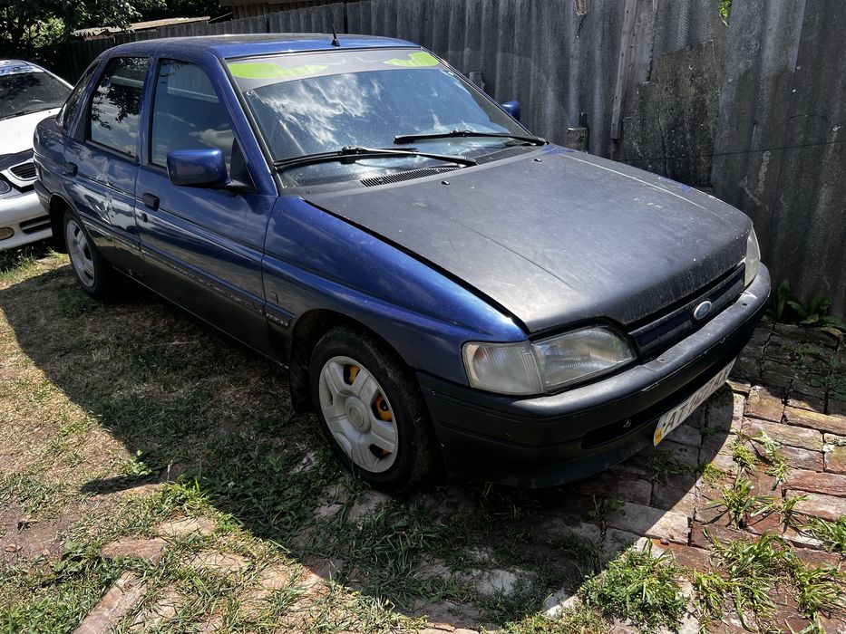 Форд ескорт 500$