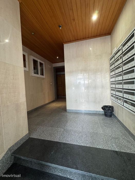 Fantástico Apartamento T2 Totalmente Remodelado com Parqueamento