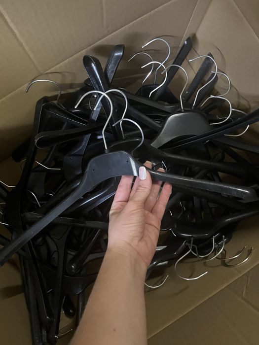 400 szt wieszakow na ubrania