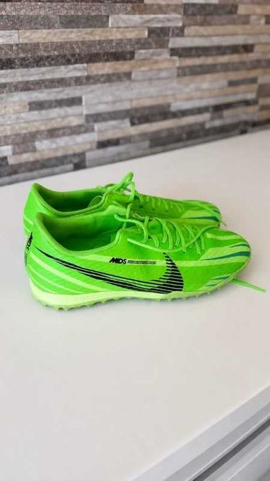 Nova - Chuteira NIKE CR7
