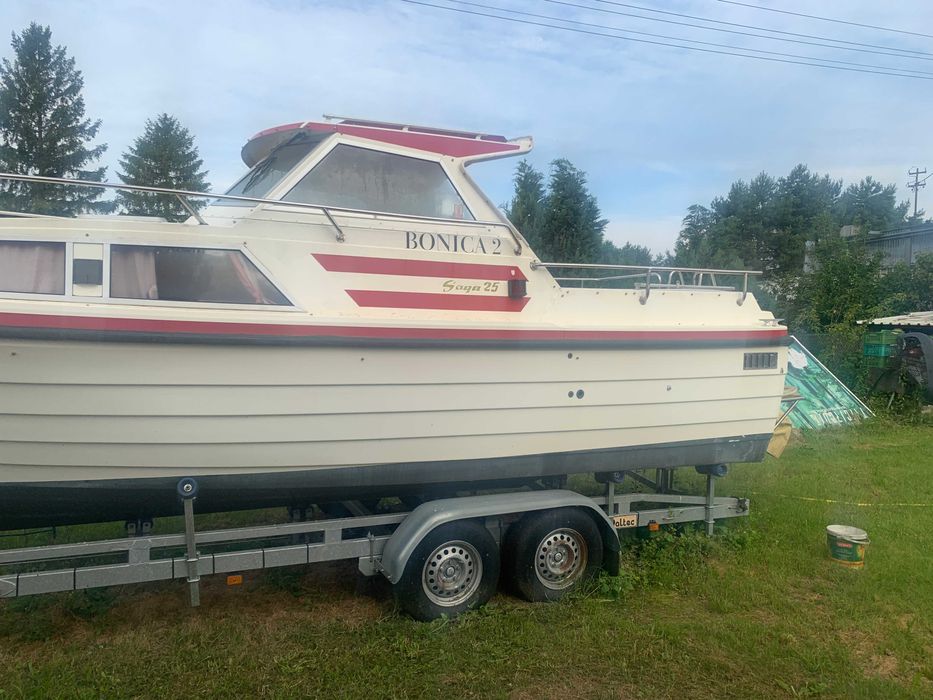 Łódz kabinowa Saga 25 Diesel