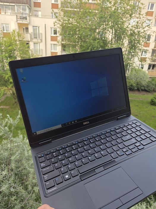 Dell Precision 3520 I7 7-7820HQ 16GB Ram 512 gb ssd Karta Graficzna  NVidia Quadro M620