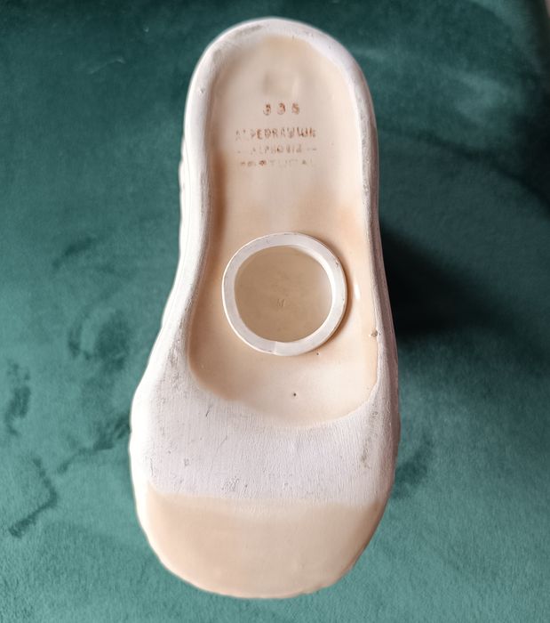 Mealheiro em faiança Portuguesa forma de sapatilha "Converse"