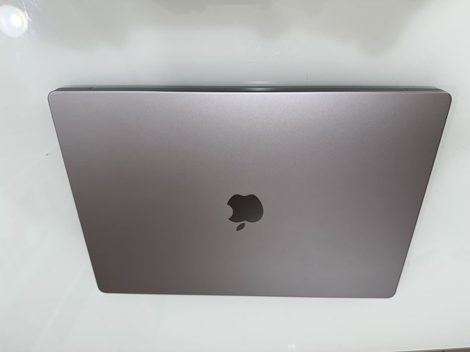 Macbook Pro 16 de 2021 A2485 , liga mas Nands avariadas, sem reparação