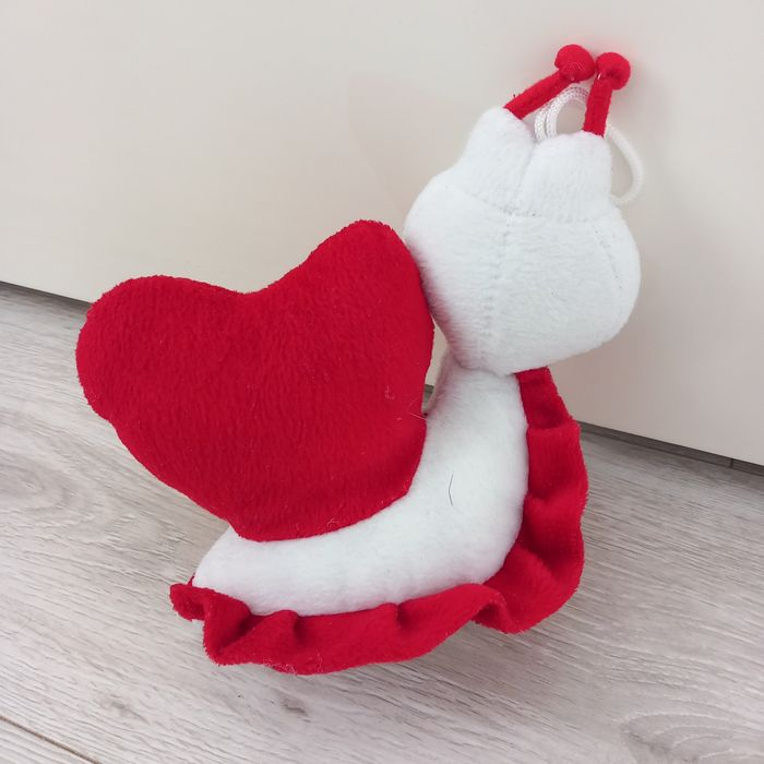 Pluszowy ślimak na Walentynki prezent z sercem