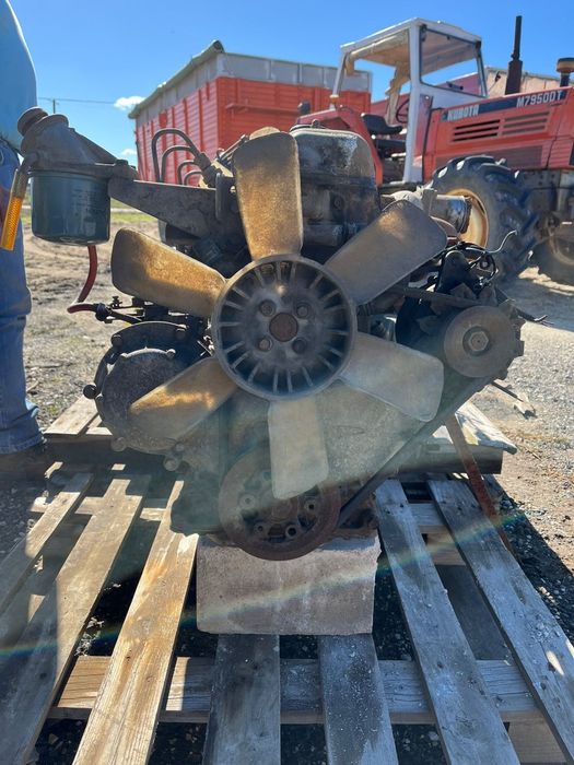 2 Motores Daihatsu Completos para Jipe Portaro (vende se o conjunto)