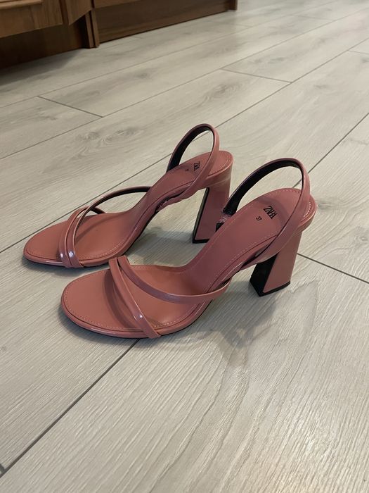 Оригінальні босоніжки ZARA, розмір 37, ідеальний стан