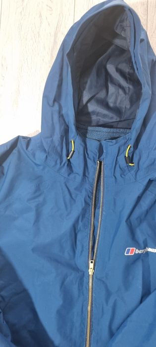 Berghaus L.     .
