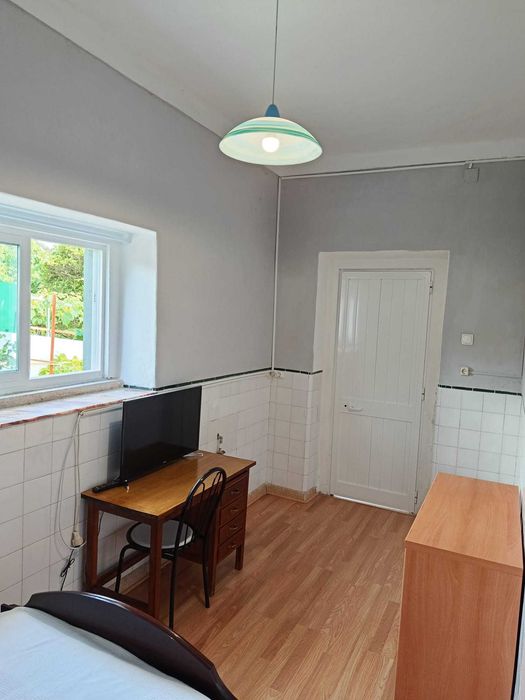 Quarto individual em Rio de Mouro