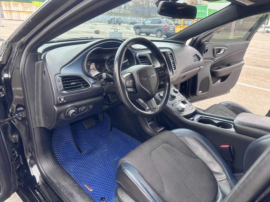 Chrysler 200S 3.6 2015 газ/бенз