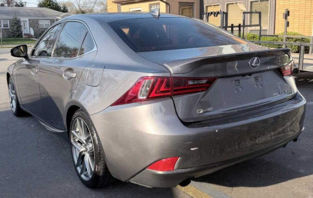 Lexus IS 300      2016