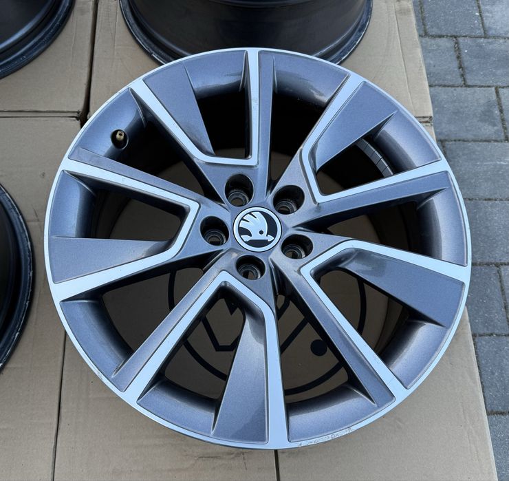 Oryginalne Felgi Skoda 17” 5x100 Rapid Fabia Scala Kamiq T-cross Taigo