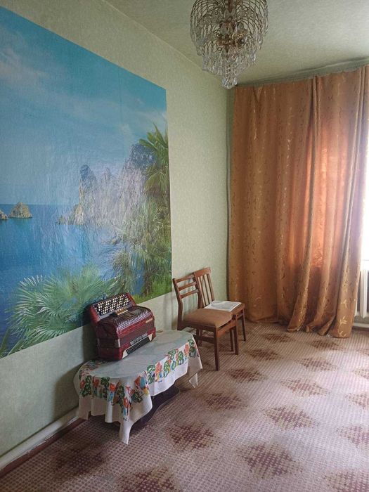 Продам в с.Буди ,частину будинку.
