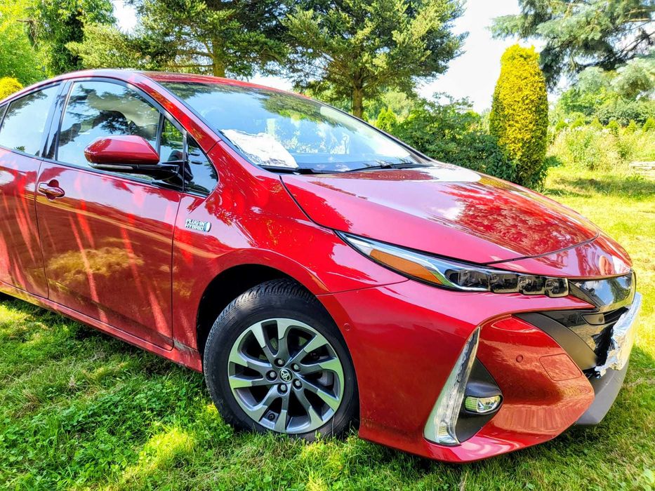 Toyota Prius Plug-In Hybrid 2017 Executive | Czerwony | Salon PL