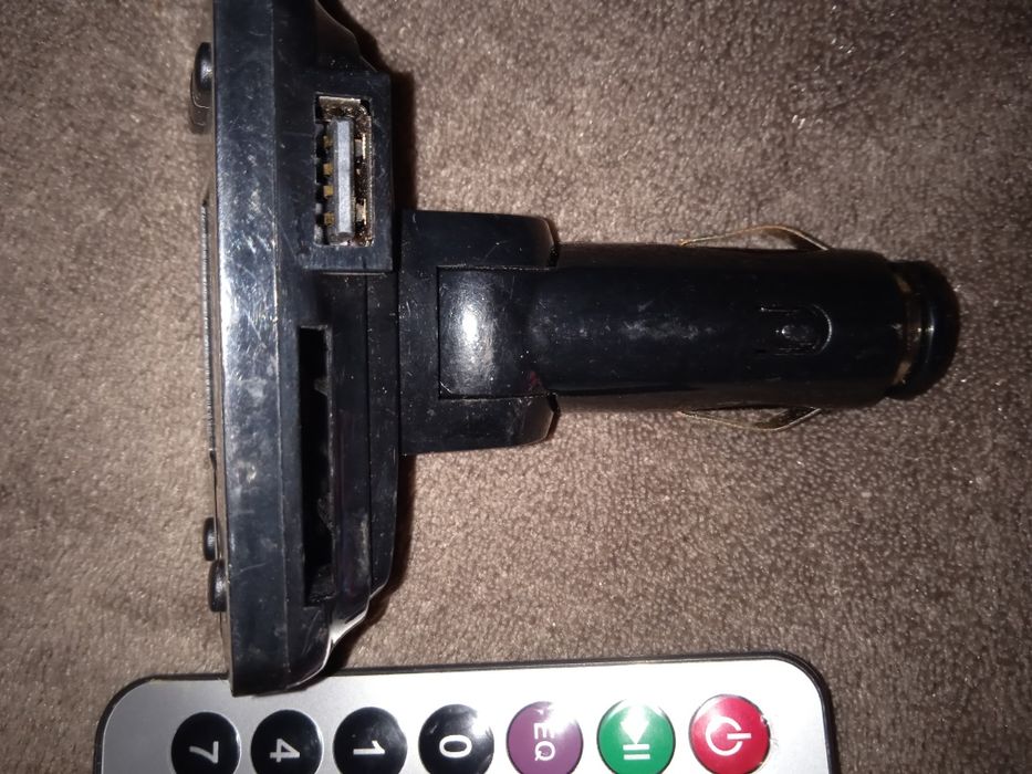 Mp3 auto e leitor de cartões e pen