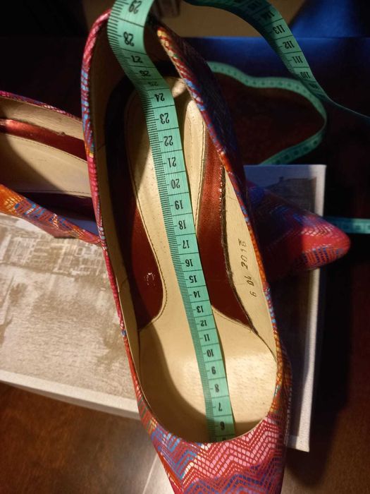 Piękne pantofle damskie, rozm. 38