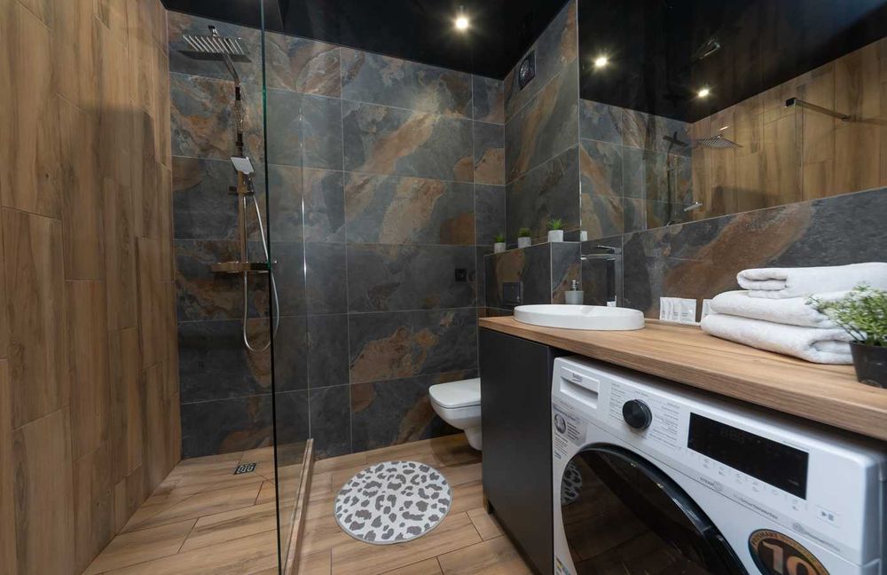 Є власне укриття! Студія подобово - стиль і комфорт на Бажана, 17.