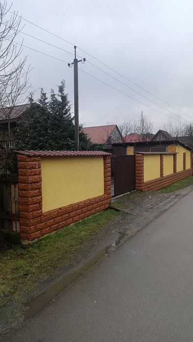 Продається затишний будинок м. Тячів