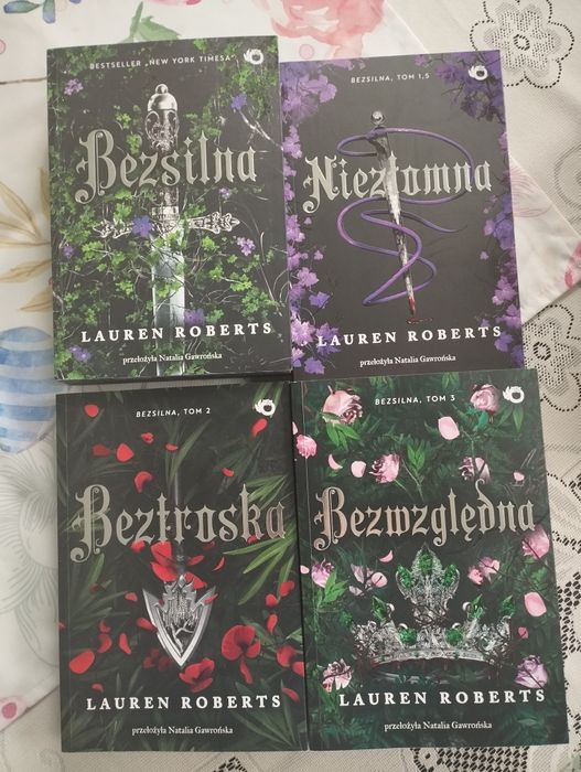 Bezsilna seria książek Lauren Roberts