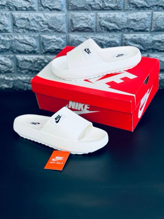 Женские шлепки тапочки Nike/шлепанцы для улицы/ качественные слансы