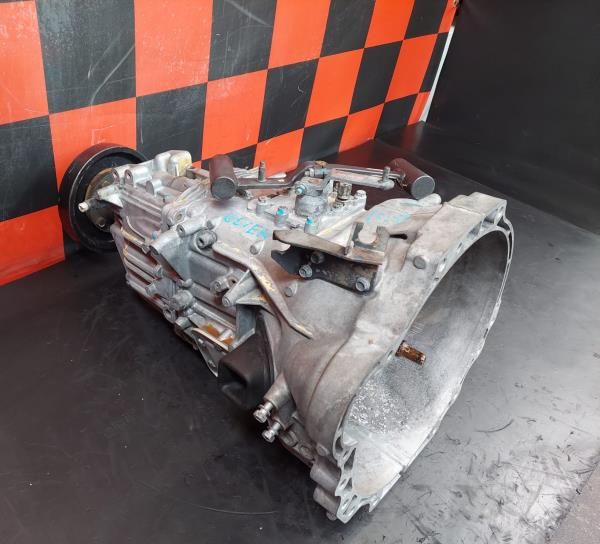Caixa de velocidades manual NISSAN Cabstar Chassis (F24M, F24W)