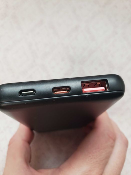 Павербанк 10 000 с быстрой зарядкой