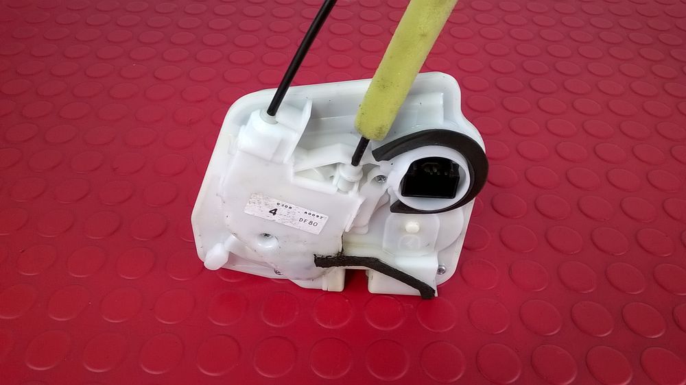 Fecho da Porta Frente Dto - MAZDA 2 (DE_, DH_)