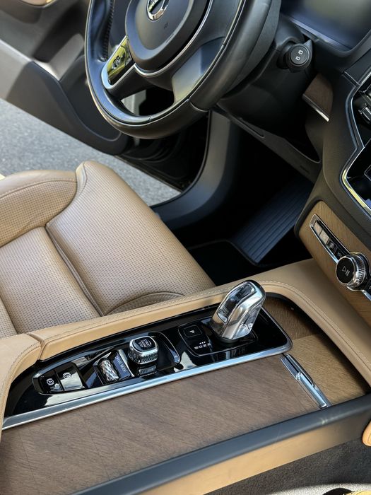 Volvo XC90 2.0 гібрид