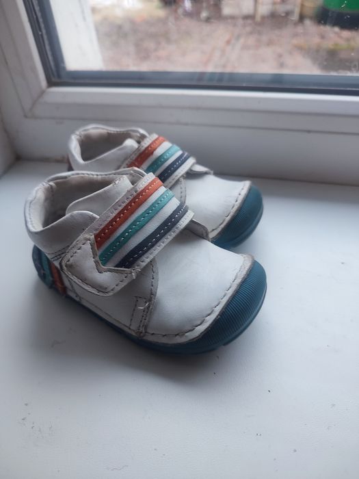 Продам черевики дитячі