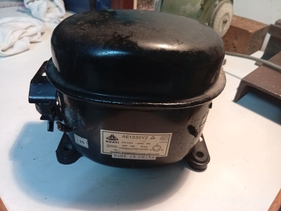 Motor Huayi compressor.